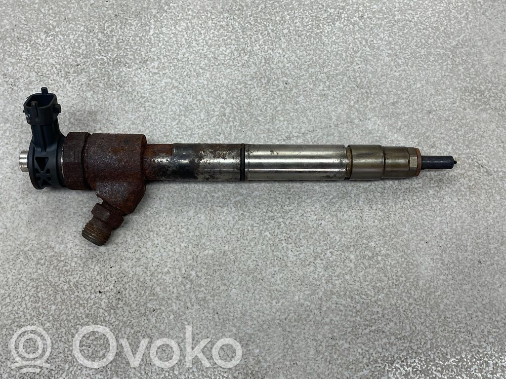 Opel Zafira C Inyector de combustible 