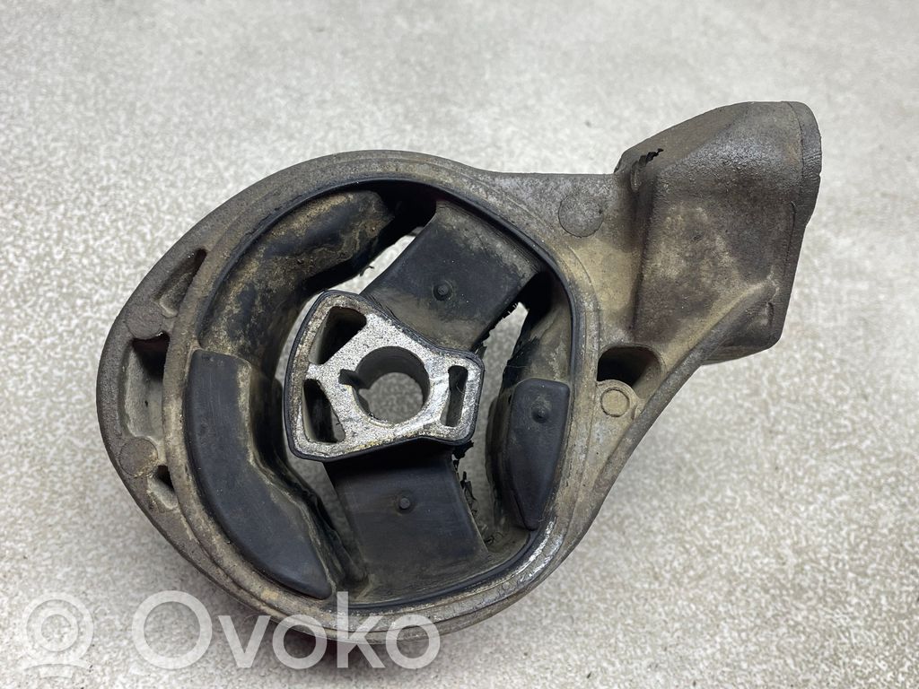 Opel Insignia A Engine mount bracket 