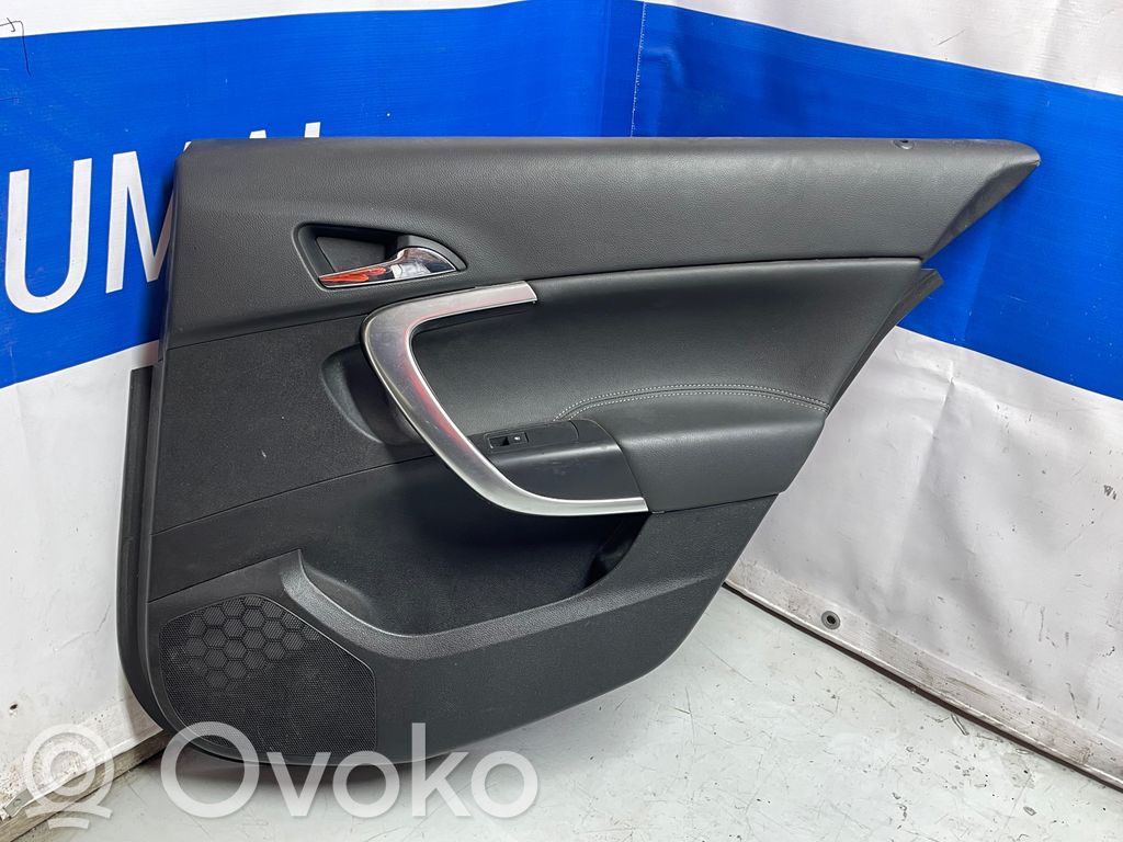 Opel Insignia A Apšuvums aizmugurējām durvīm 