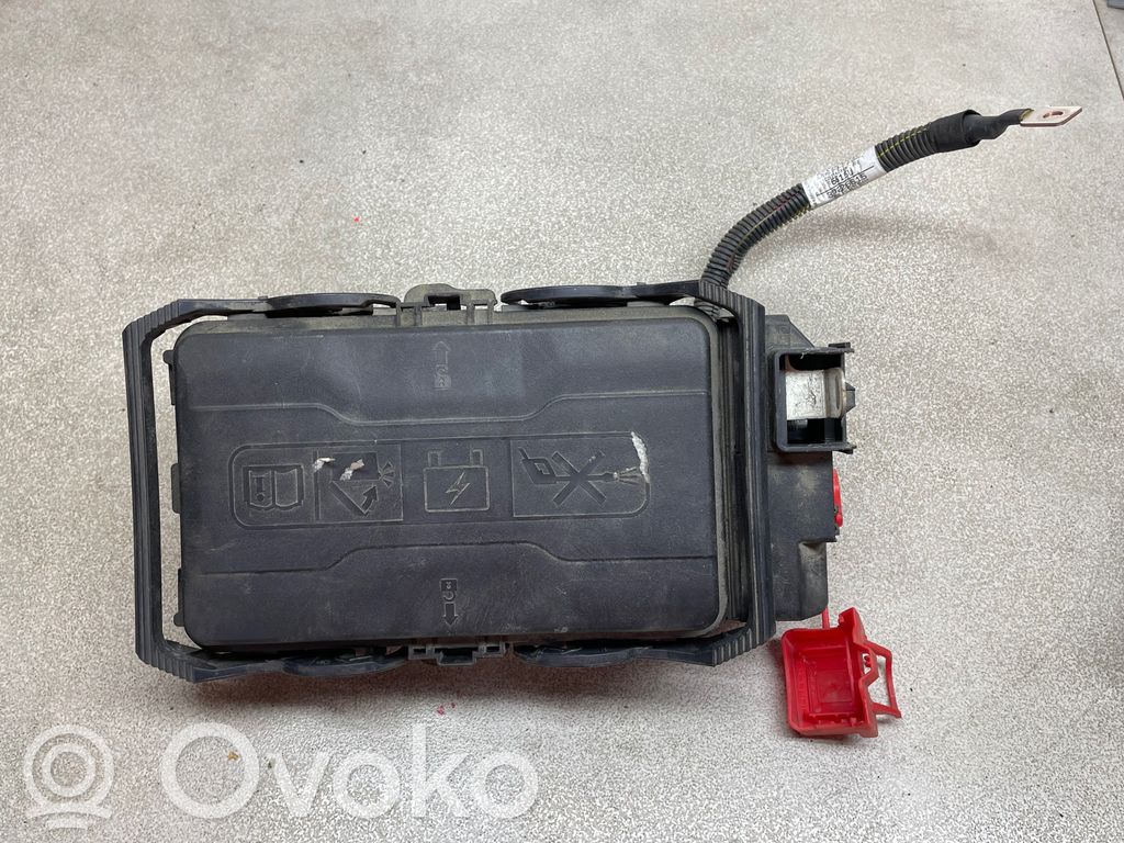 Opel Insignia B Fuse module 