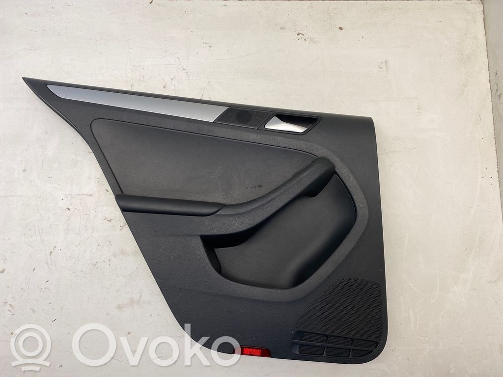 Volkswagen Jetta VI Boczki / Poszycie drzwi tylnych 