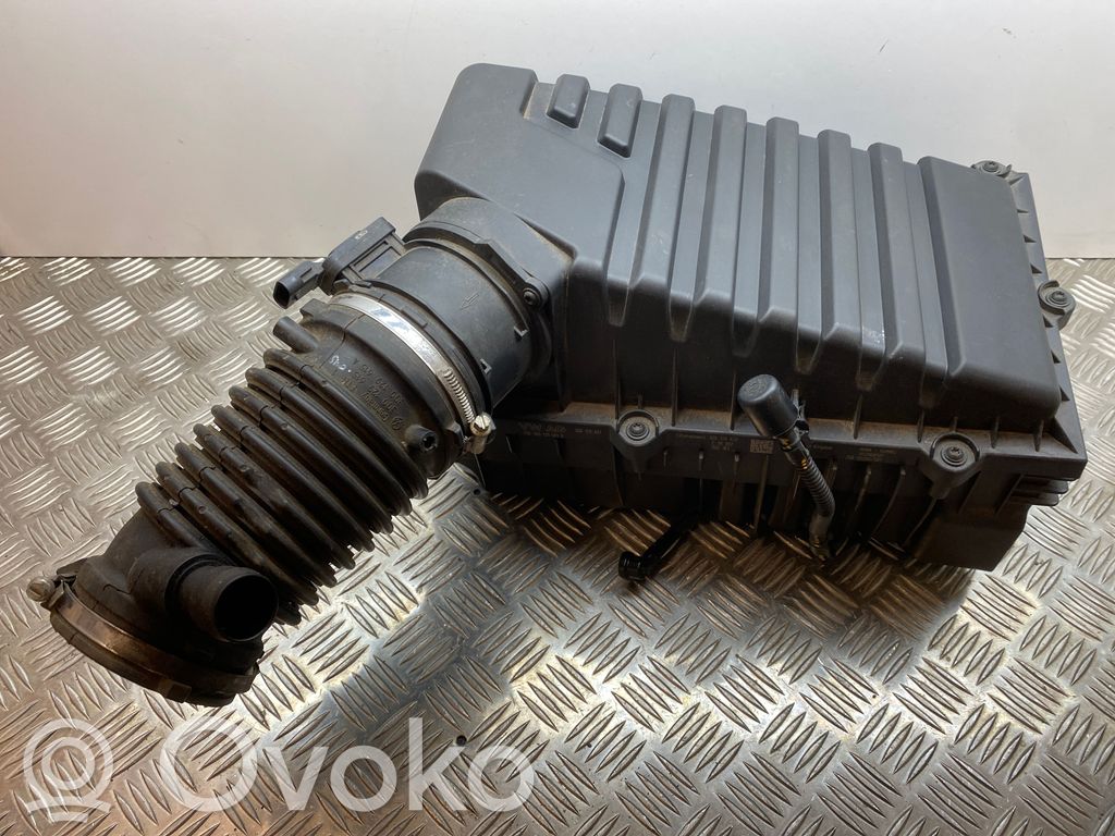 Volkswagen PASSAT B8 Air filter box 