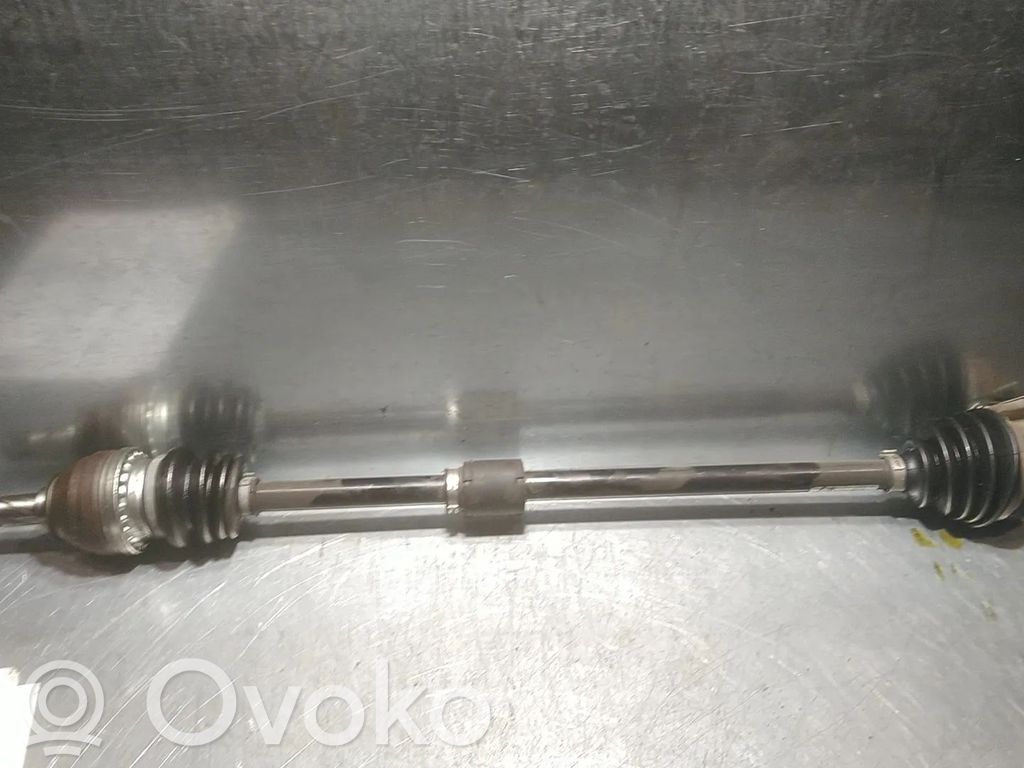 Opel Zafira B Półoś przednia 