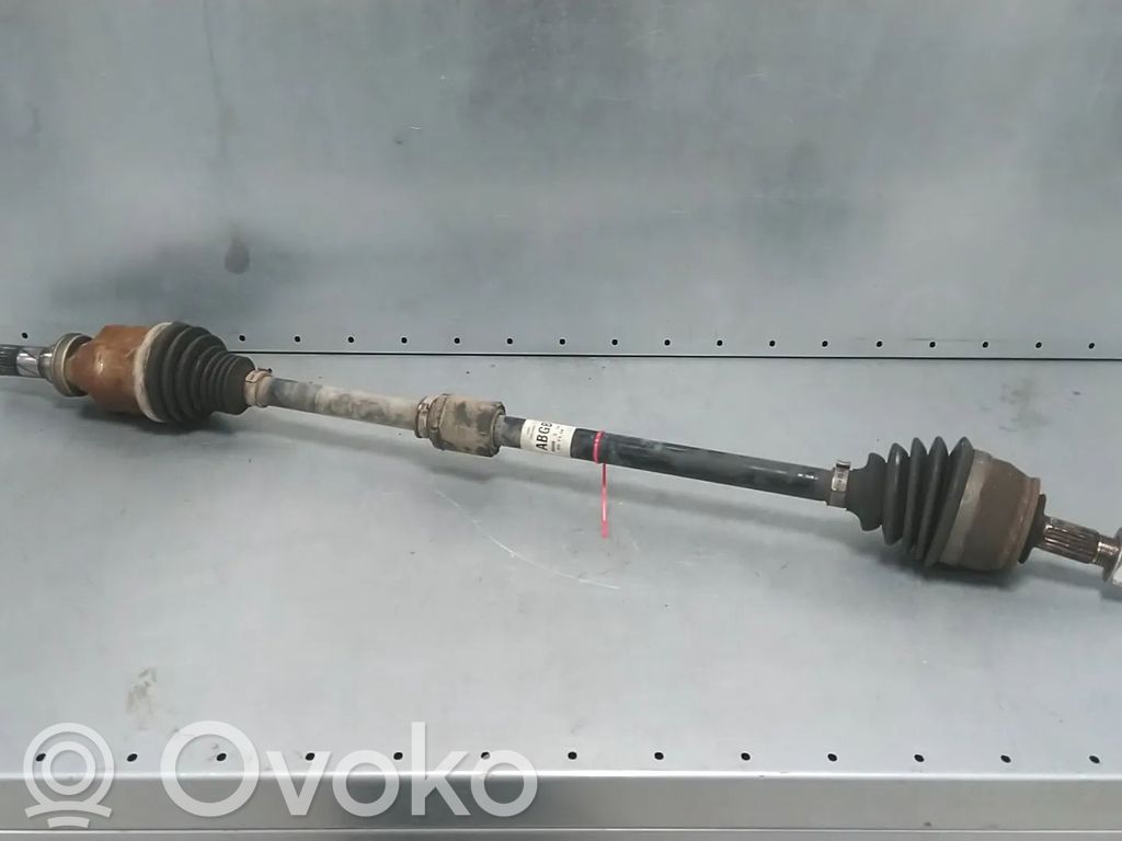 Opel Corsa E Priekinis pusašis 