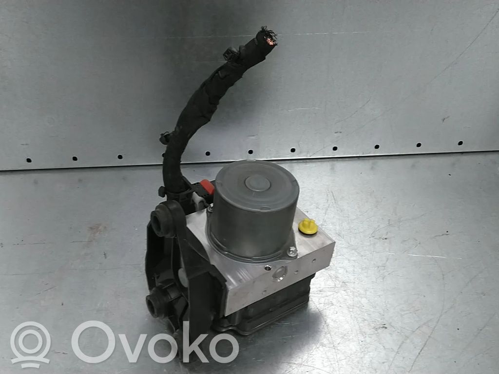 Audi A4 S4 B9 ABS Pump 