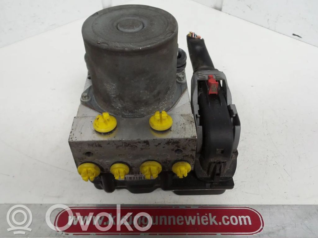 Audi A4 S4 B6 8E 8H ABS Pump 