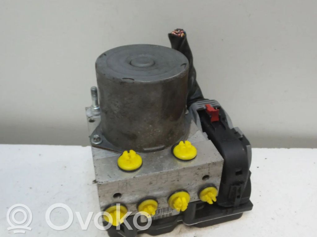 Audi A4 S4 B6 8E 8H ABS Pump 