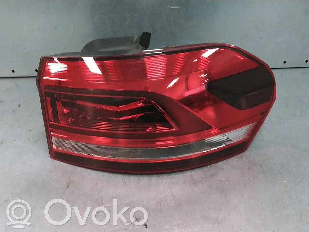 Volkswagen Touran III Lampa tylna 