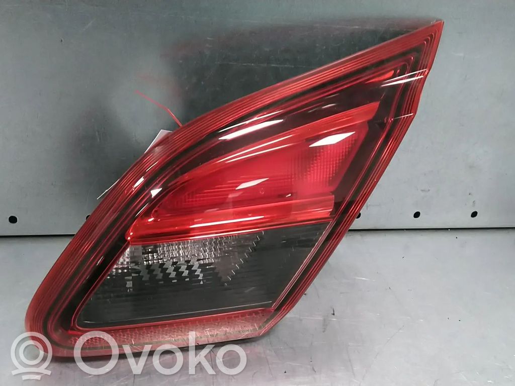 Opel Corsa E Aizmugurējais lukturis virsbūvē 