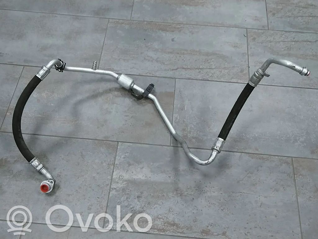 Volkswagen Golf VII Ilmastointilaitteen putki (A/C) 