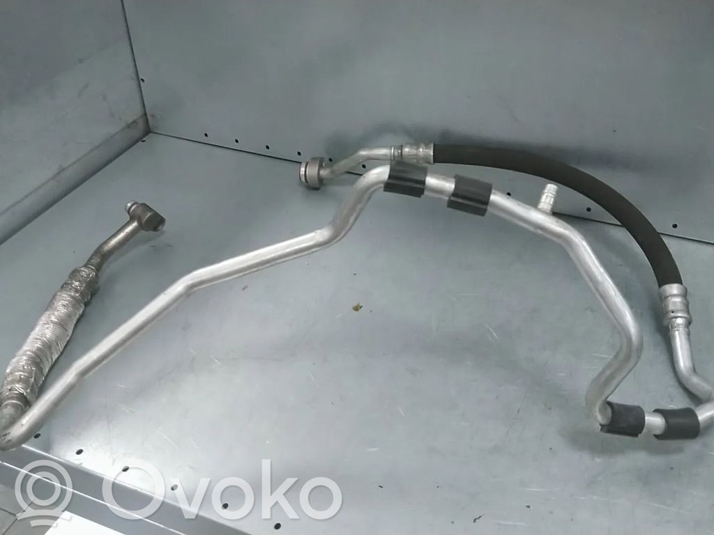 Ilmastointilaitteen putki (A/C)   1K0820743FD
