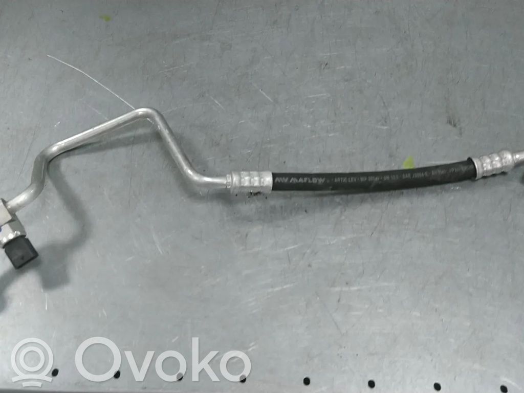 Ilmastointilaitteen putki (A/C)   4KE816721F,4KE816721L