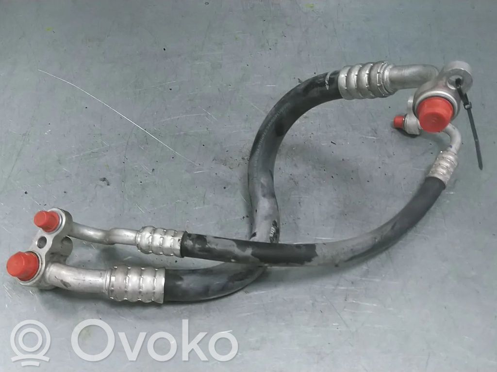 Ilmastointilaitteen putki (A/C)   13457124,39044106