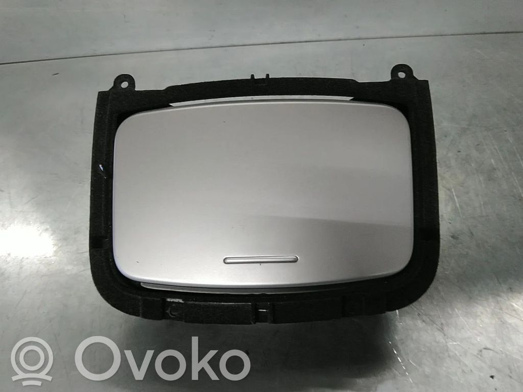 Renault Laguna III Aschenbecher vorne 