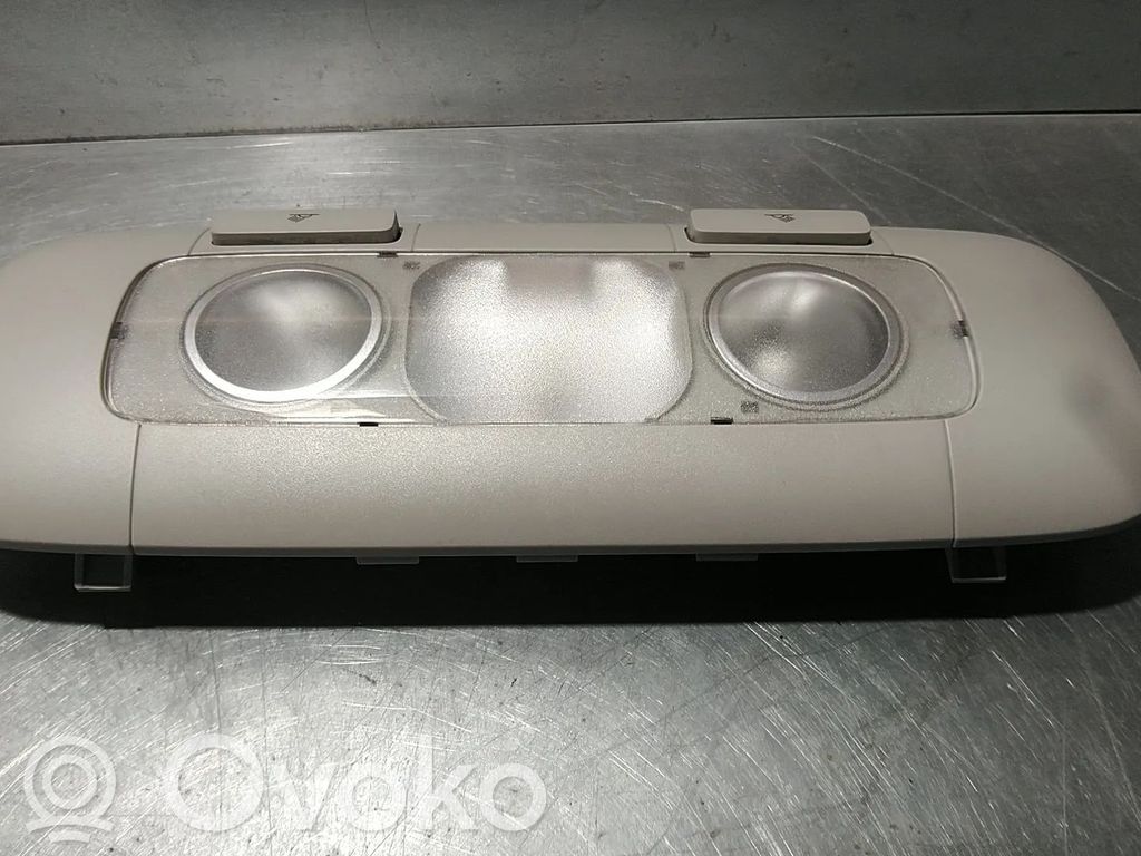 Volkswagen Golf V Luz del asiento trasero 
