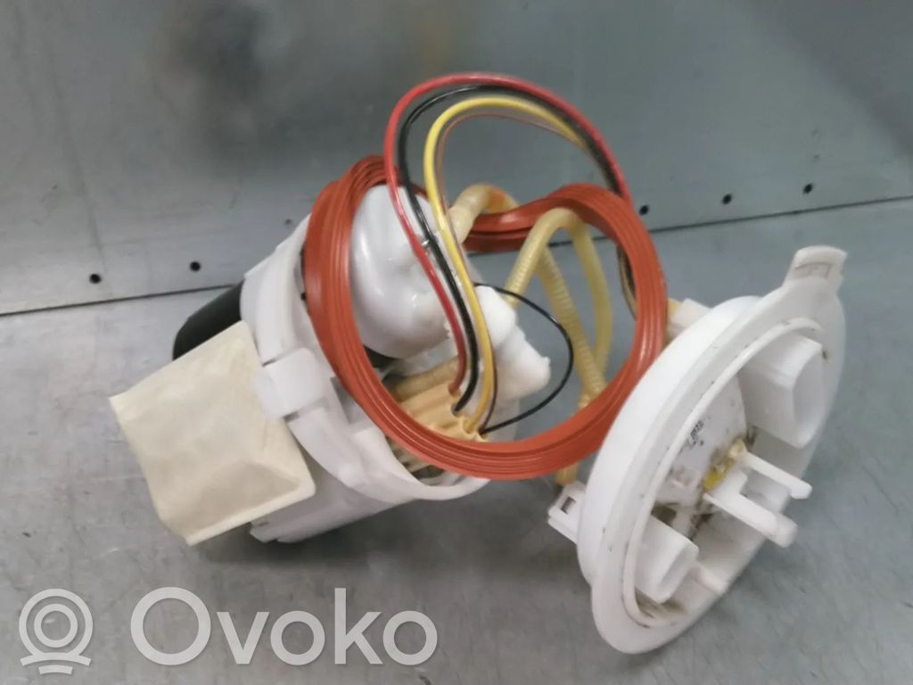 Audi A4 S4 B9 Bomba interna de combustible 