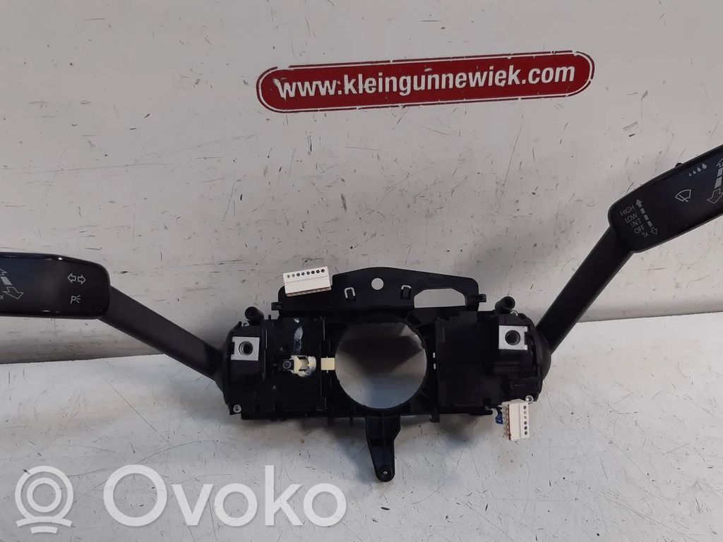 Volkswagen Golf VII Interruptor/palanca de limpiador de luz de giro 