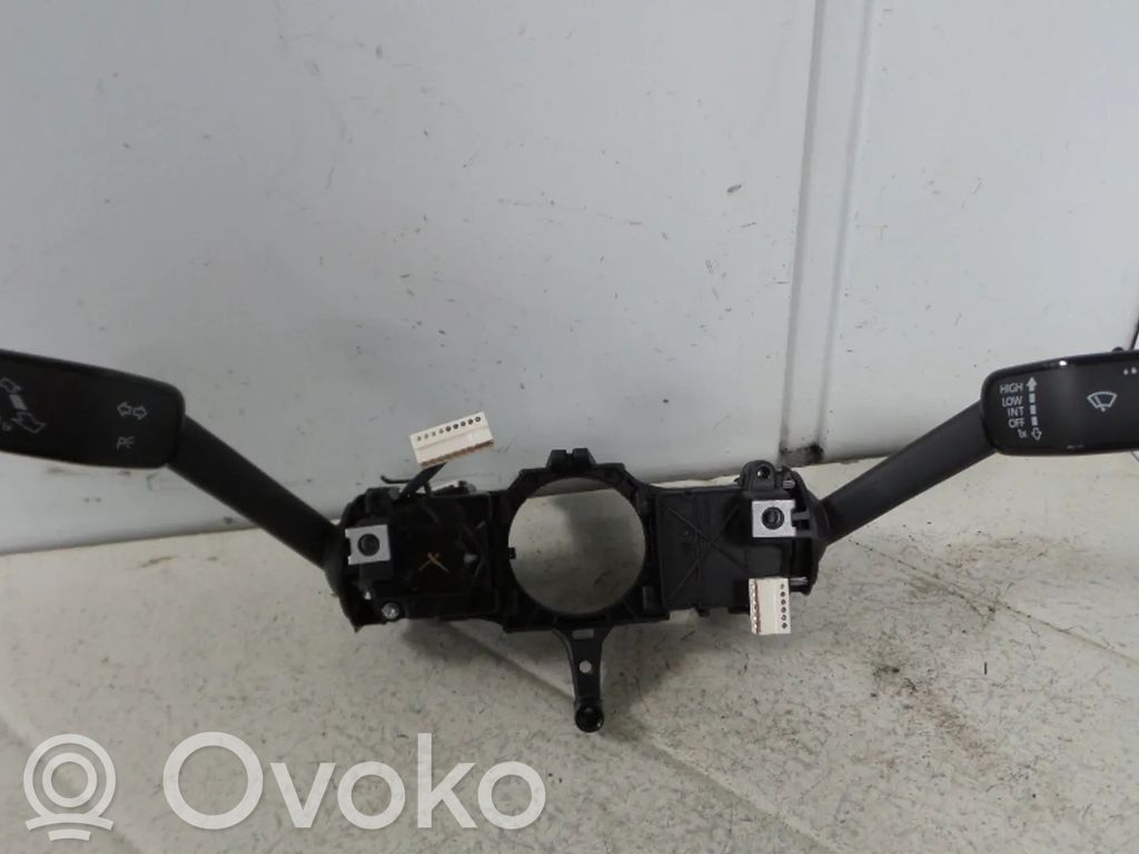 Volkswagen PASSAT B8 Interruptor/palanca de limpiador de luz de giro 