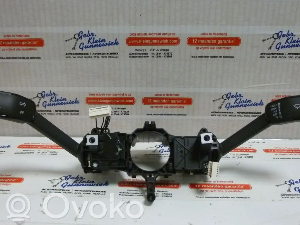 Volkswagen Golf VII Interruptor/palanca de limpiador de luz de giro 