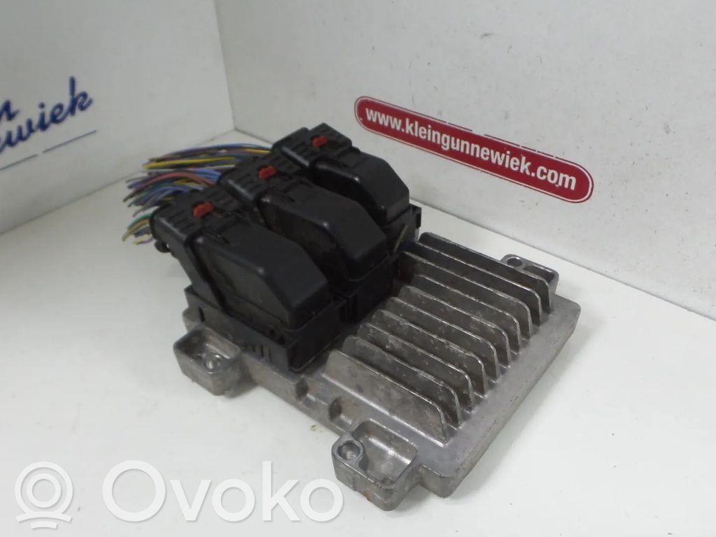 Opel Zafira C Engine control unit/module 
