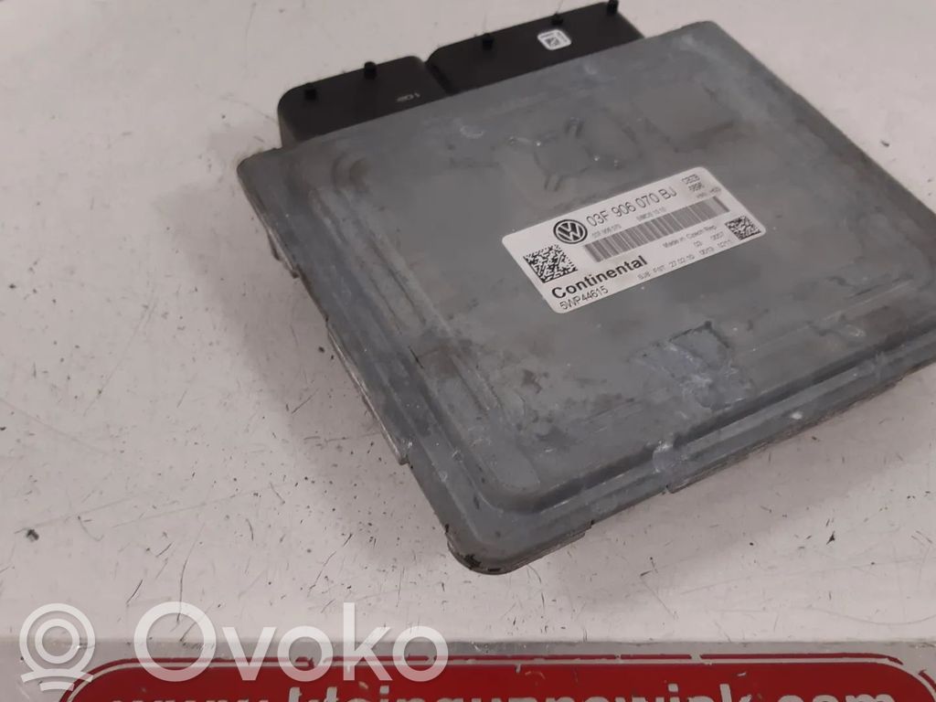 Volkswagen Golf VI Engine control unit/module 