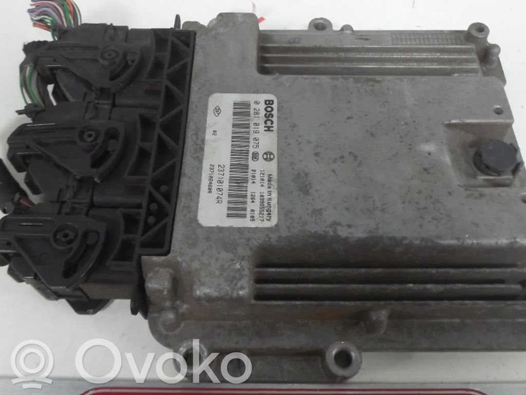 Renault Megane III Unitate/modul de control motor 