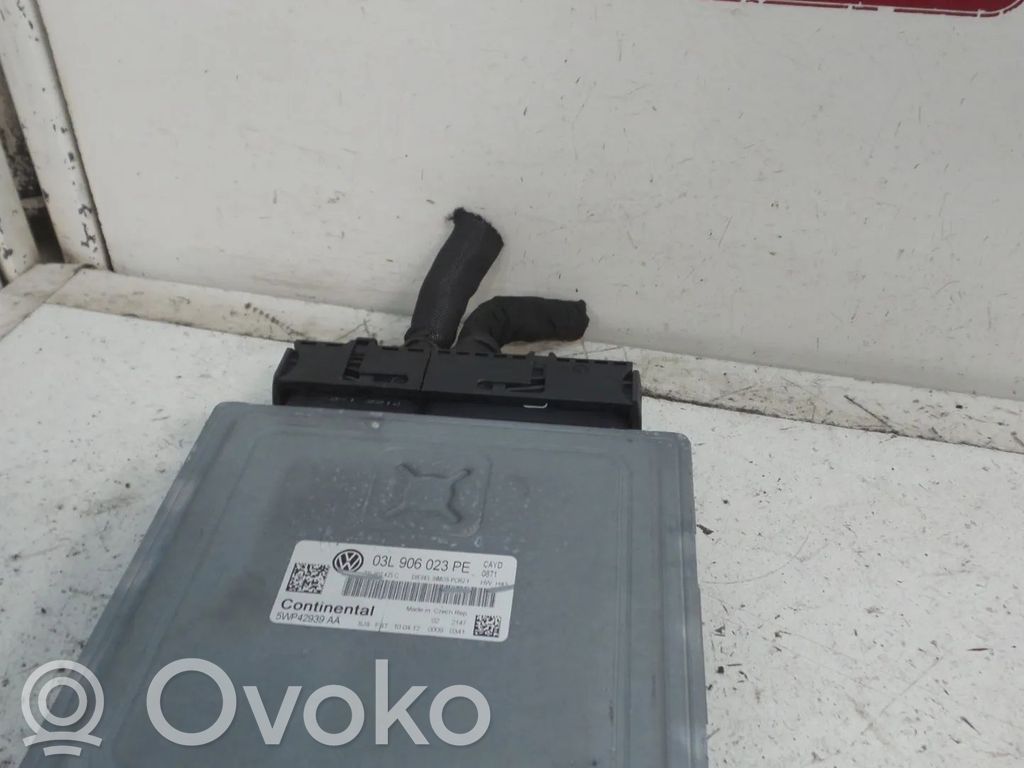 Volkswagen Caddy Engine control unit/module 