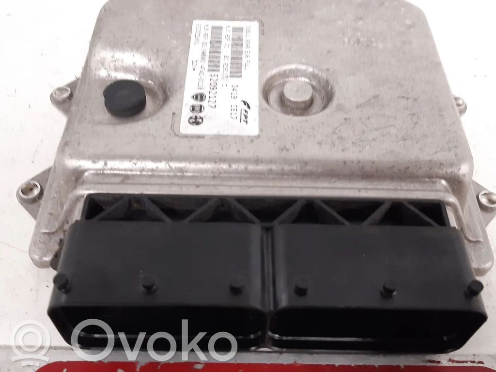 Opel Combo D Engine control unit/module 