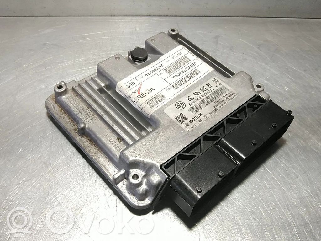 Engine control unit/module   0261S04094,06J906026BE,CCTA