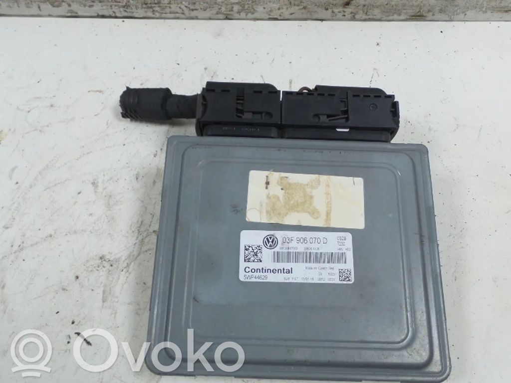 Volkswagen Polo V 6R Engine control unit/module 