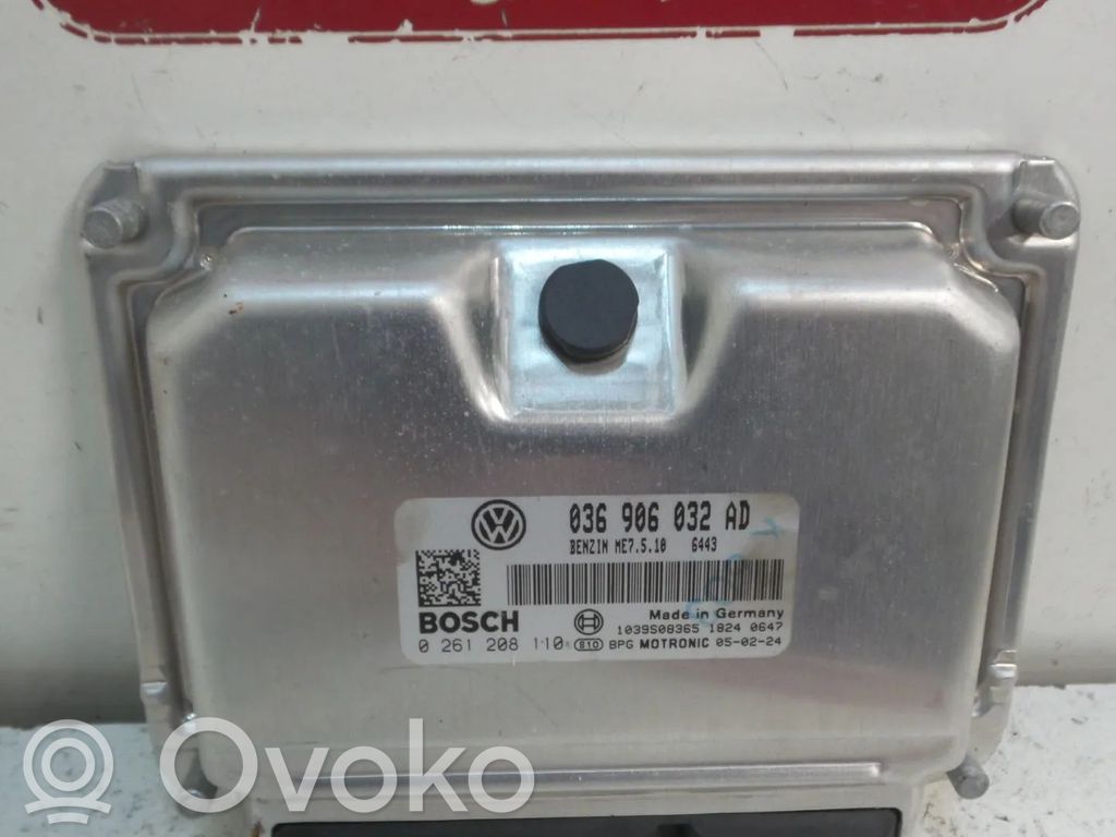 Volkswagen Golf V Engine control unit/module 