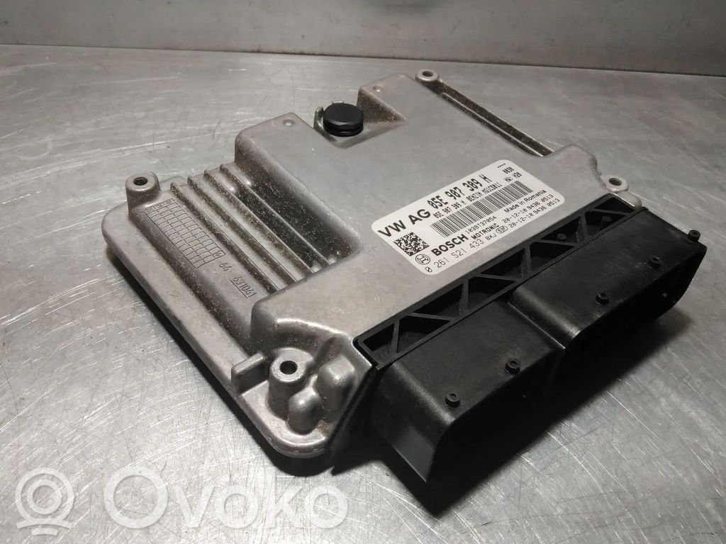 Audi Q3 F3 Engine control unit/module 