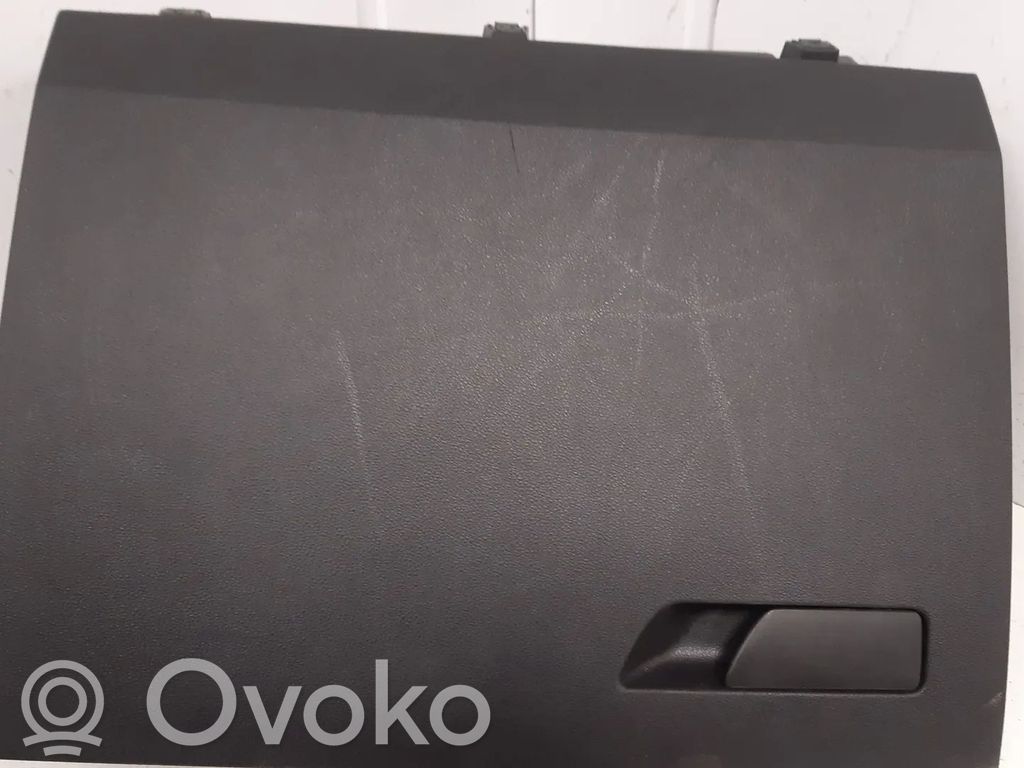Seat Leon (5F) Daiktadėžės (bordačioko) komplektas 