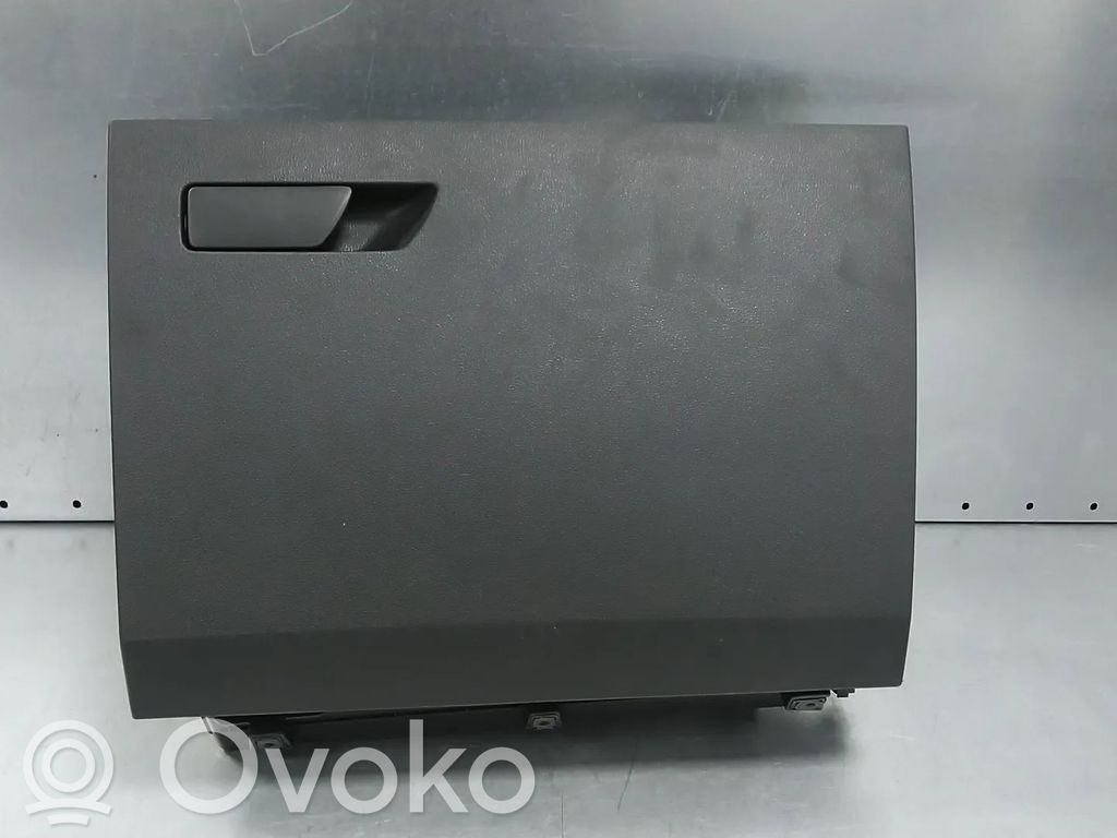 Seat Leon (5F) Daiktadėžės (bordačioko) komplektas 