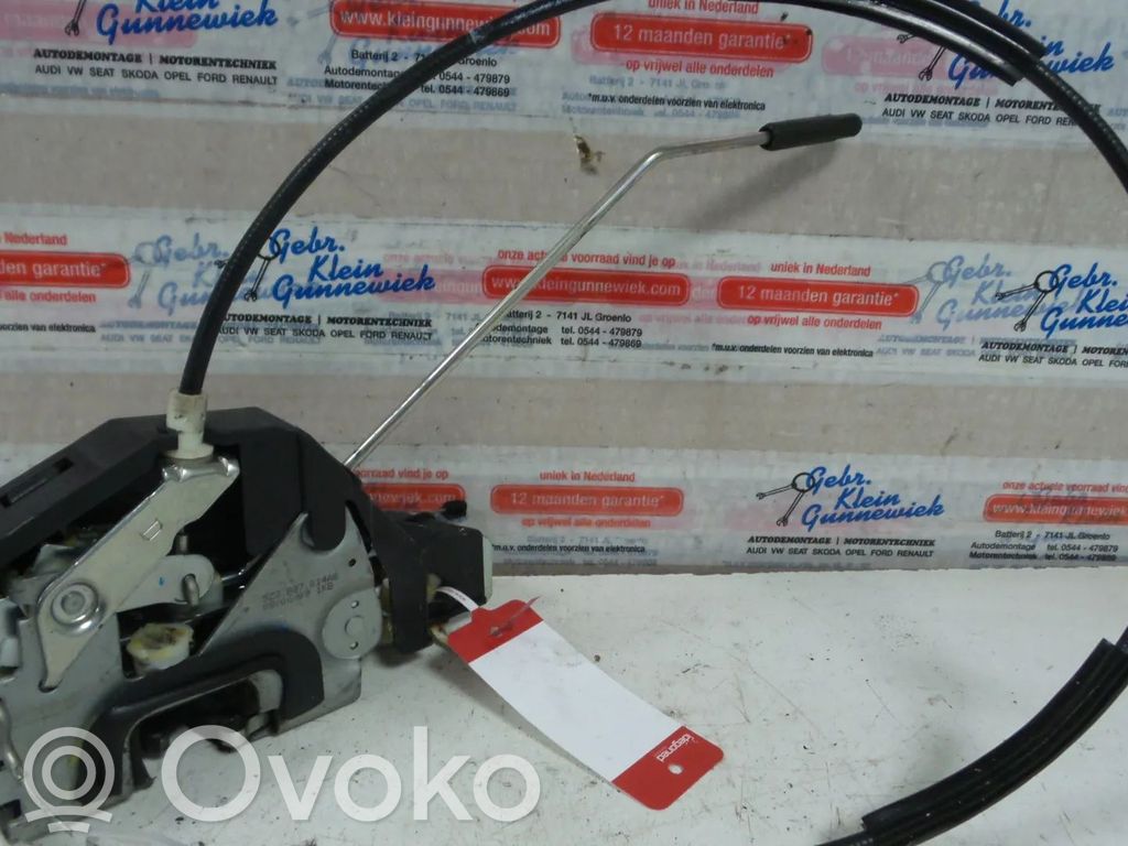 Volkswagen Fox Front door lock 