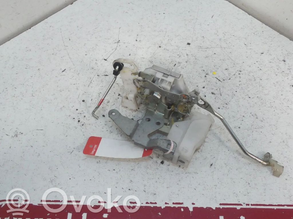 Peugeot 107 Priekšpusē slēdzene 