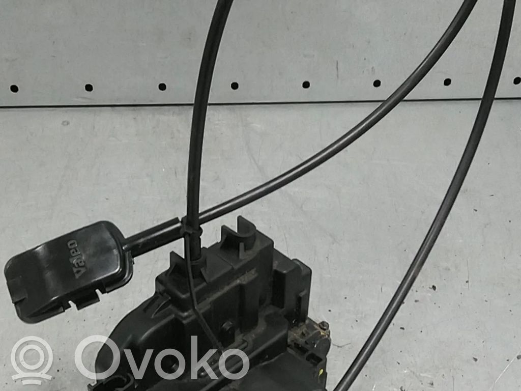 Renault Clio III Zamek drzwi tylnych 