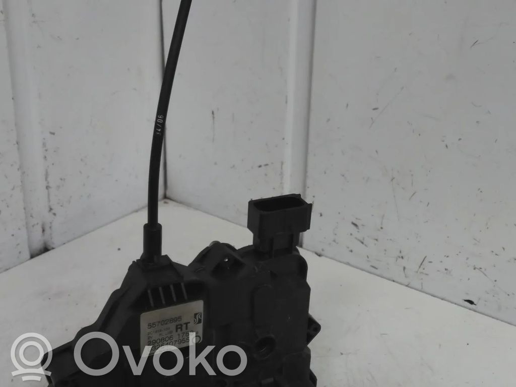 Opel Corsa D Priekinė durų spyna 