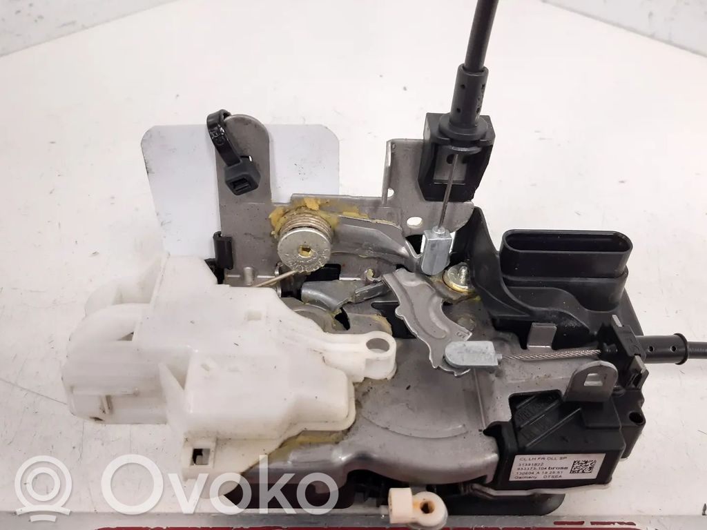 Volvo V40 Front door lock 