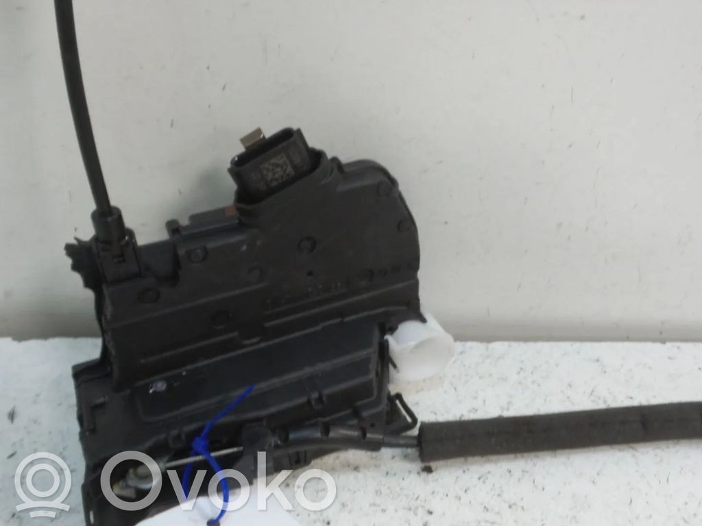 Renault Clio IV Front door lock 