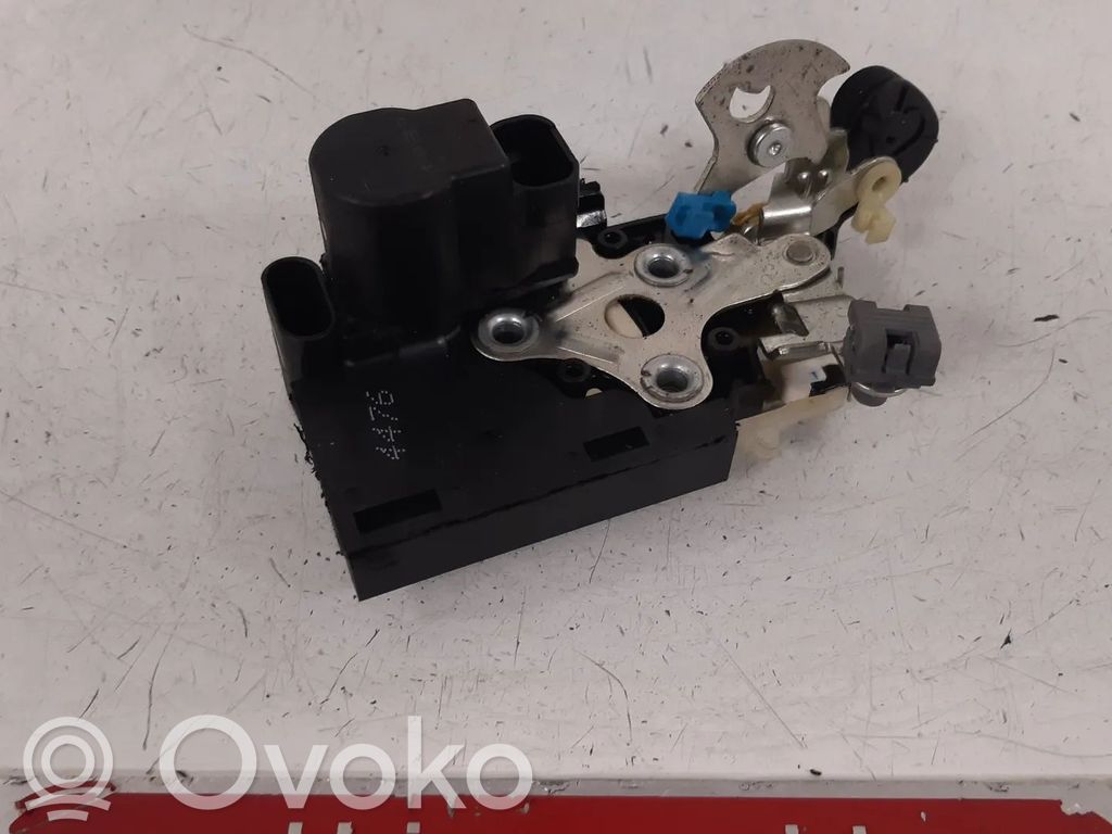 Opel Karl Rear door lock 