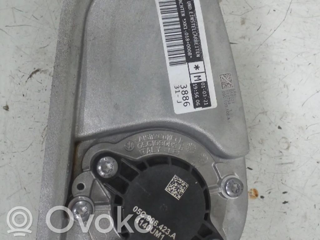 Volkswagen Polo VI Timing chain cover 