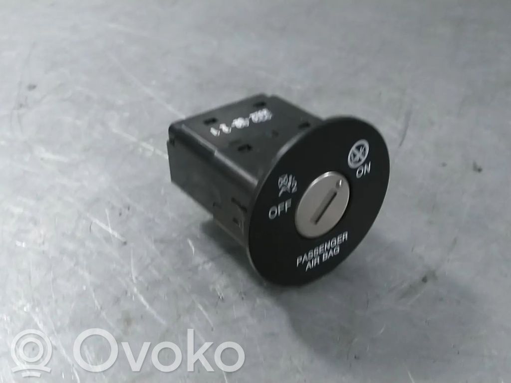 Hyundai Kona I Interruptor de encendido/apagado del airbag de pasajero 