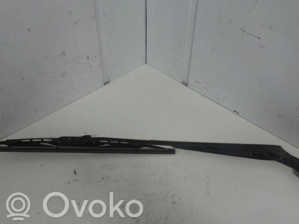 Front wiper blade arm