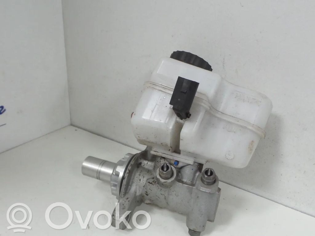Audi A3 S3 8V Główny cylinder hamulca 