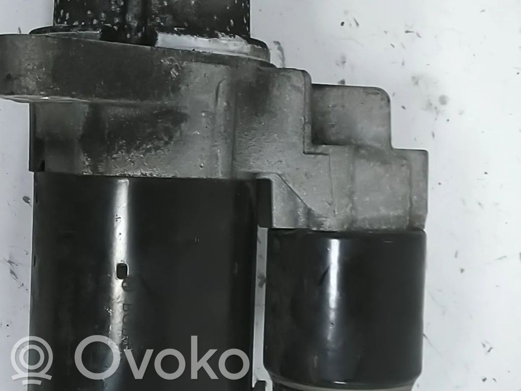 Volkswagen Golf V Starter motor 