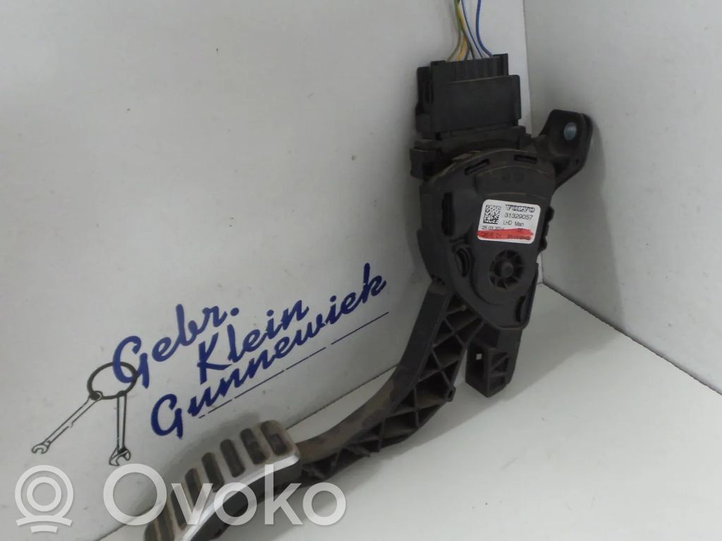 Volvo V70 Accelerator pedal position sensor 