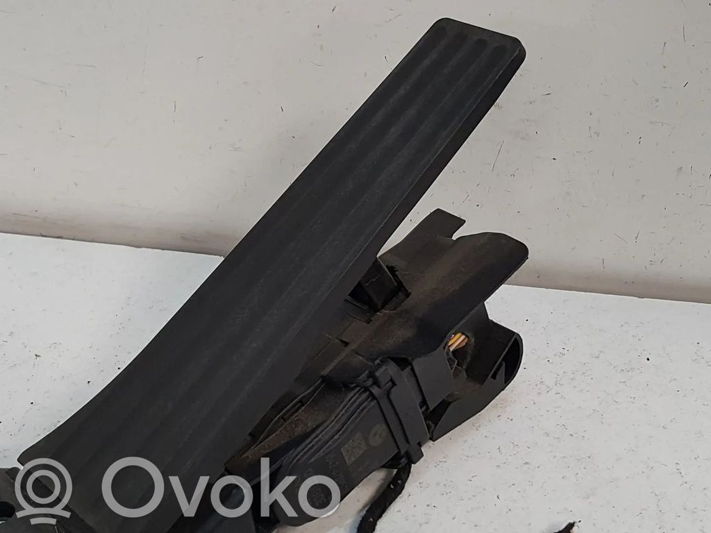 BMW 3 F30 F35 F31 Kaasupolkimen asentoanturi 