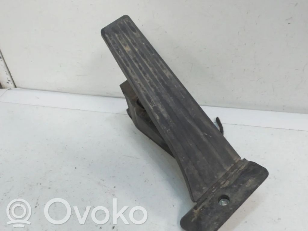 BMW 3 F30 F35 F31 Kaasupolkimen asentoanturi 