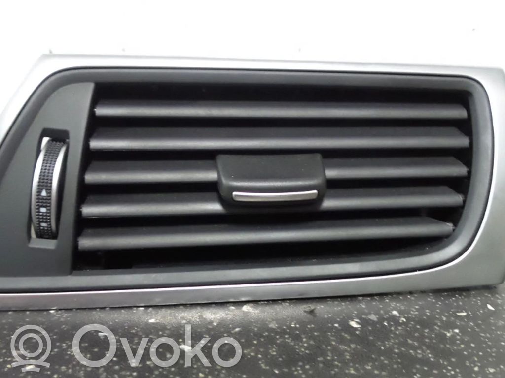 Audi A7 S7 4G Boczna kratka nawiewu deski rozdzielczej 